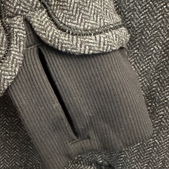 Lululemon Base Runner 1/2 Zip Heathered Herringbone Heathered Black Black Size 6 - Picture 15 of 16